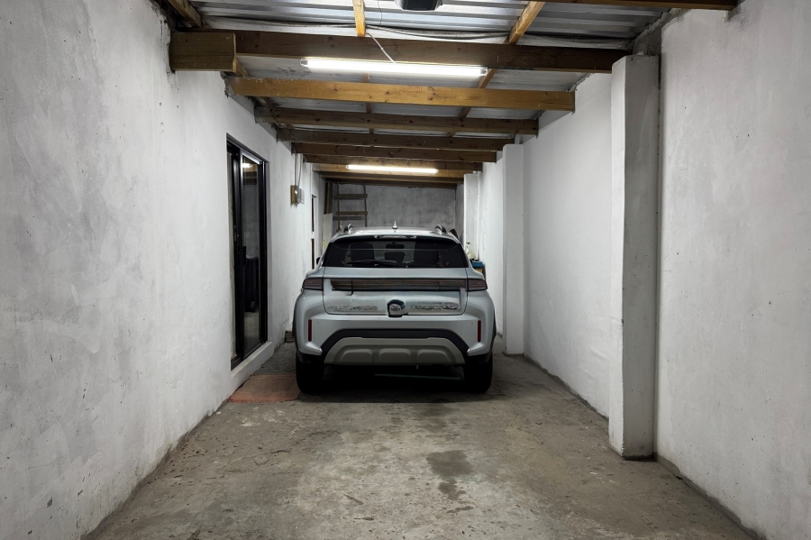 3 Bedroom Property for Sale in Park Village Western Cape